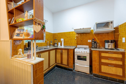 Venta Casa Dos Dormitorios Con Jardin En Fisherton
