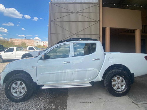 Imagen 2 de 8 de Mitsubishi L200 2012 2.5 Di-d Cabina Doble 4x4 Mt