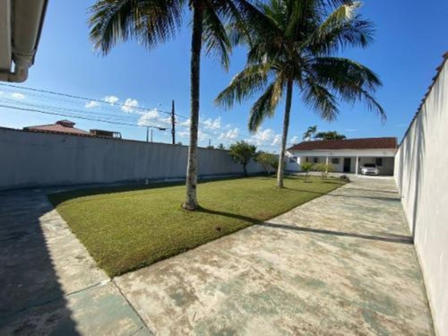 Imagem 1 de 11 de Casa No Bairro Cibratel 2, Em Itanhaém, Litoral Sul De São Paulo, Localizado Lado Praia. Imóvel Com 494 M² De Área Total, Sendo 90 M² De Área Construída. Possui Churrasqueira E Vaga Para 10 Automóvei
