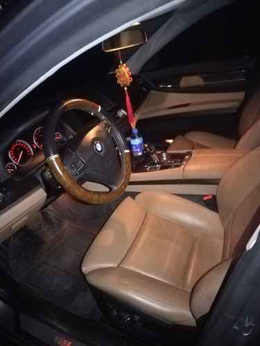 Imagen 3 de 4 de Bmw 740i .
