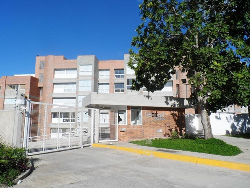 Apartamento En Venta En Loma Linda 22-2364 Yf