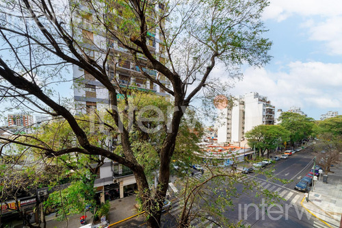 Departamento De 3 Ambientes En Colegiales - Venta -