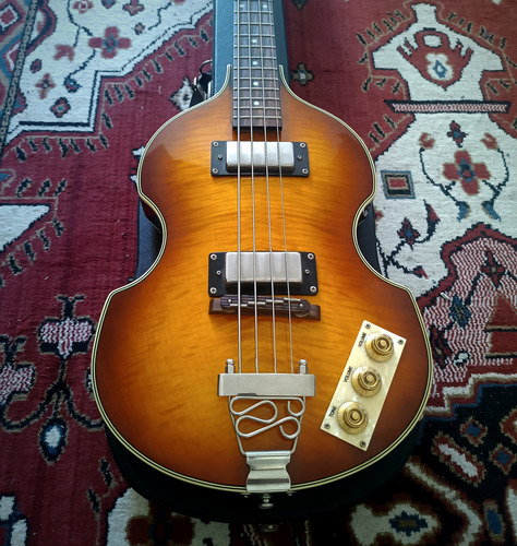 Bajo Electrico Epiphone Viola Bass ( Hofner, Ibanez, Squier) Diestro Amarillo Barnizado 4 (Usado)