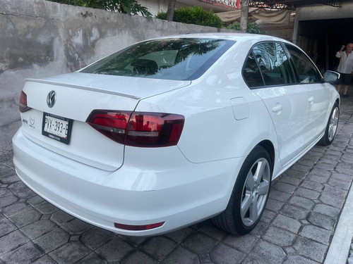 Imagen 4 de 13 de Volkswagen Jetta 2016 2.0 L4 At