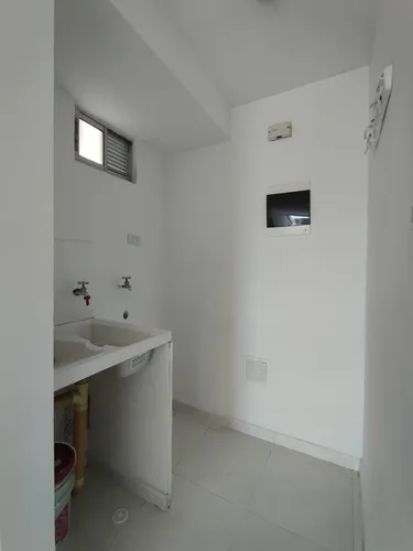 Apartamento En Arriendo En Prados Del Este. Cod A24223