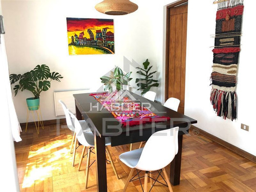 Casa En Venta De 5 Dorm. En Curicó