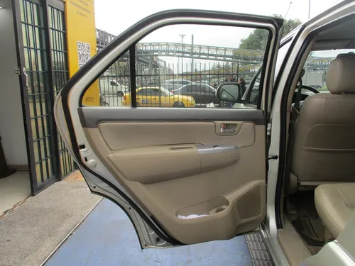 Toyota Fortuner Sr5 4x2 2700cc At Aa