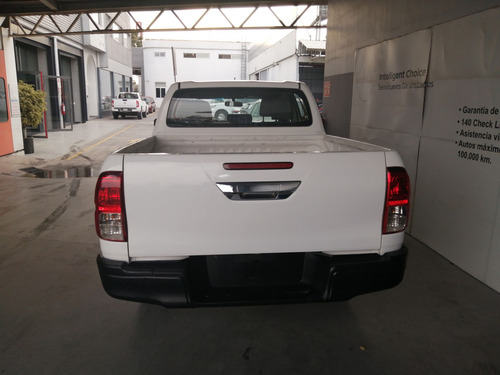 Toyota Hilux 2.8 Cabina Doble Base Mt