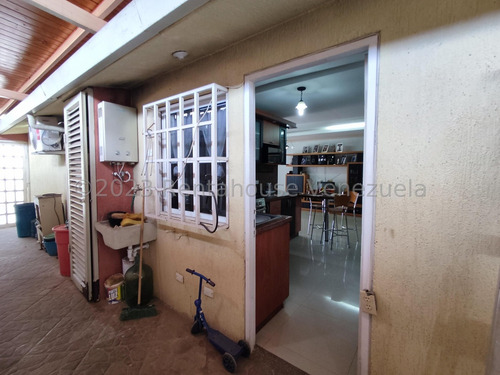 Casa En Venta Canaima Ii Guatire. 24-3741 Jt
