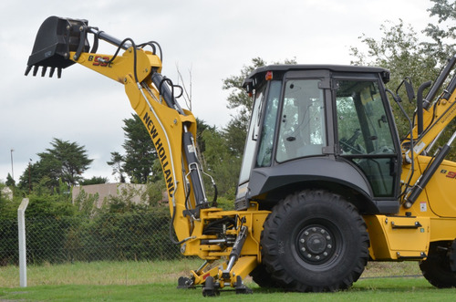 Retroexcavadora B90 Italiana Okm New Holland