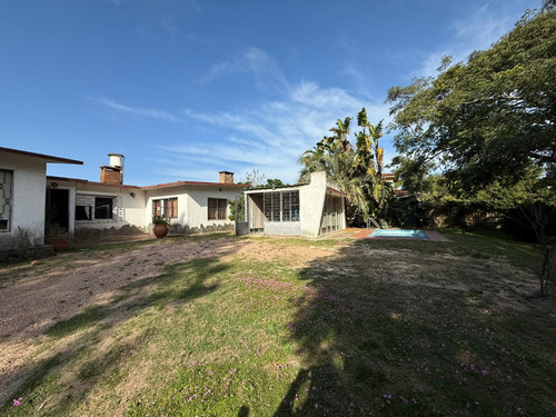Venta. Pinar Sur. Casa 2 Dormitorios. 2 Baños. Hermoso Jardín. Sobre Asfaltada