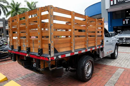 Nissan Frontier Estacas 2.5 Mt 4x2