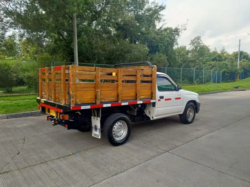 Toyota Hilux Mt 2400cc 4x2 Estacas