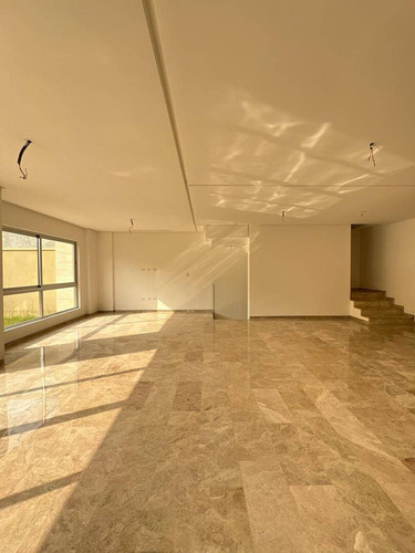Townhouse En Altos De Guataparo - Acepta Financiamiento