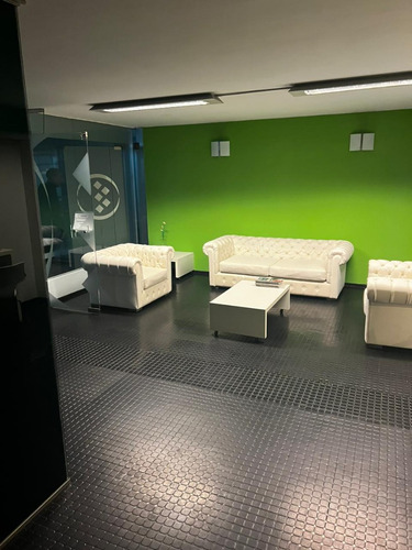 Alquiler Oficinas/local/consultorio(900m2) En Pleno Centro