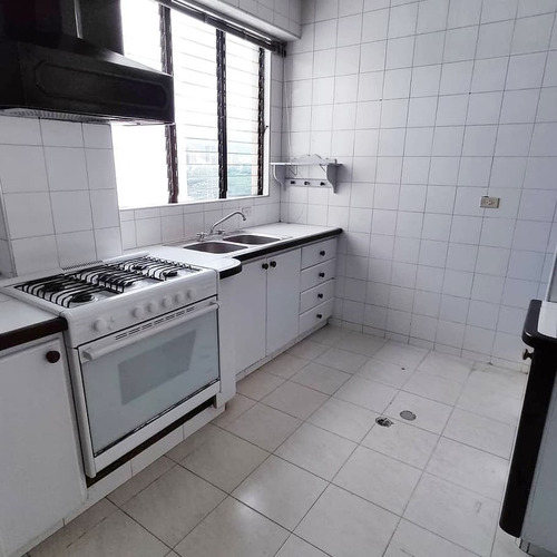 Imagen 6 de 9 de Apartamento En Venta Ur. Las Chimeneas 0412-8887550