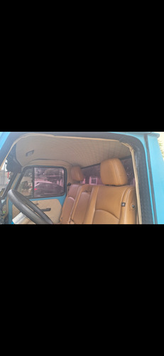 Ford F75 4x4
