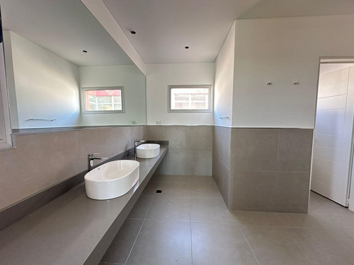 Casa Al Río En Venta - Barrio San Juan, Villanueva, Tigre