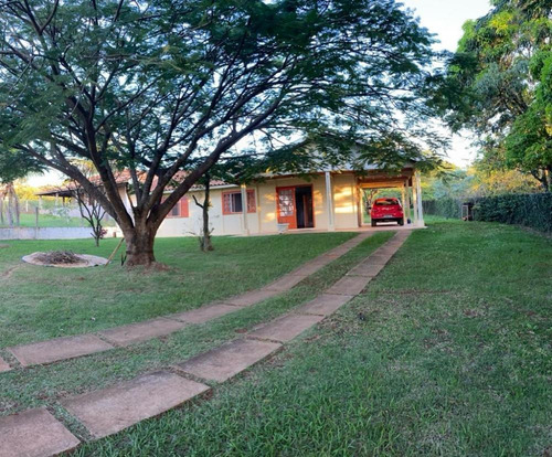 Imagem 3 de 30 de Essa É A Chácara Perfeita Para Quem Está Em Busca De Segurança E Principalmente Conforto, Confira: - 1684