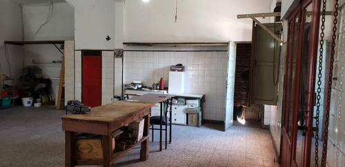 Lanús * Venta Local Comercial * A Mts Av. Rivadavia