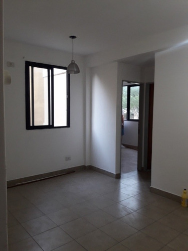 Imagen 3 de 9 de Departamento En Venta En Lanus Oeste
