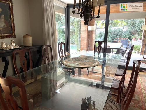 En Condominio, Como Nueva, 3 Dorm.3 Bños. Servicio Completo.