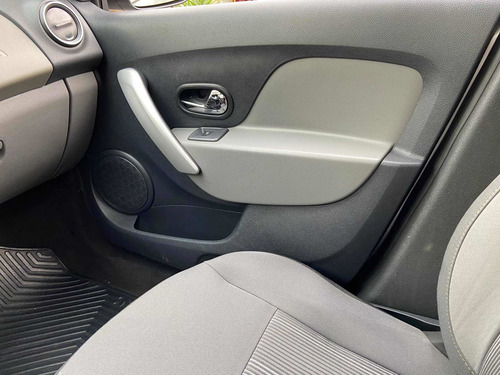 Imagem 14 de 15 de Renault Logan 2020 1.0 12v Expression Sce 4p