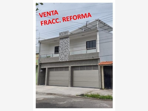 Imagen 1 de 12 de Casa Sola En Venta Venta En Fraccionamiento Reforma, Veracruz,ver.