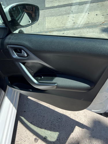 Peugeot 208 1.5 Allure Touchscreen