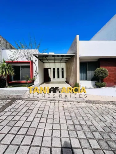 Vendo Casa De Una Planta En Privado Con Alberca En Fortín