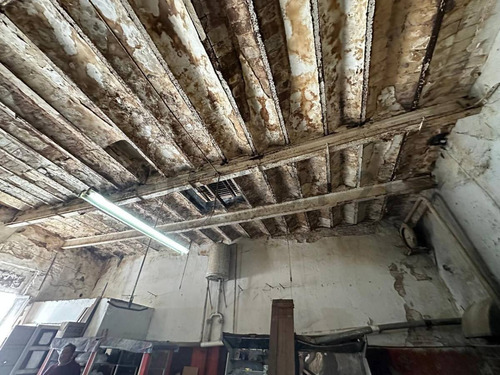 Casa A Reciclar Con Amplio Terreno Y Tinglado En El Fondo