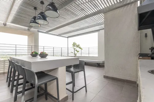 Edificio Av. Irarrázaval (1 Est. 1 Bod.) Vista Poniente Pi