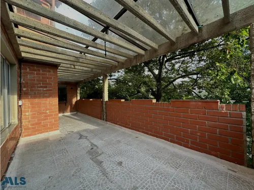 Apartamento En Lalinde Con Generosa Terraza(mls#256169)