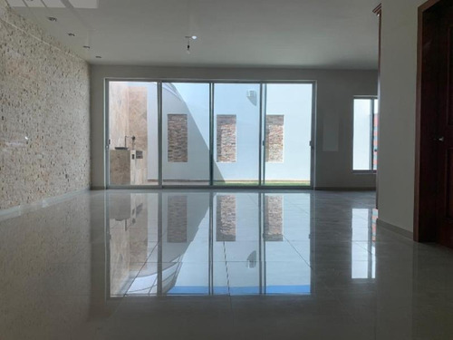 Imagen 3 de 10 de Casa Sola En Venta Frac. Linda Vista Residencial