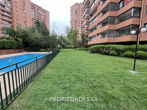 Departamento En Venta De 2 Dorm. En Las Condes