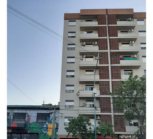 Dueño Alquila Departamento De 2 Ambiente +cocina Separada + Lavadero Y Balcon 45 Mts Total Sobre Avenida !! Disponible