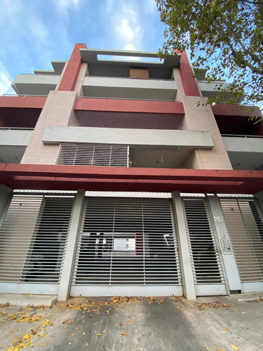 Imagen 4 de 12 de Venta - Departamento 2 Ambientes Con Cochera Acepta Lote En Parte De Pago!