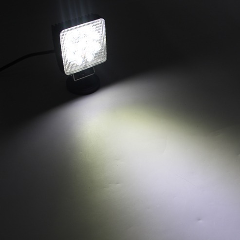 Imagen 7 de 10 de Faro Auxiliar Proyector Cuadrado 9 Led 27w Agro Vehículo