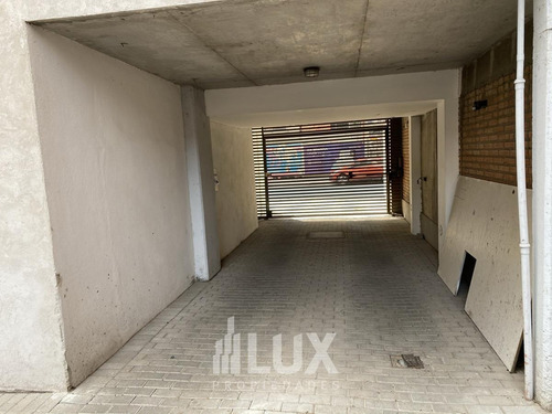 Imagen 6 de 12 de Alquiler - Venta - Cochera Necochea Al 2000 - Rep.de La Sexta