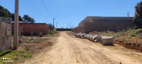 Casa De 3 Quartos (1 Suíte), 2 Banheiros