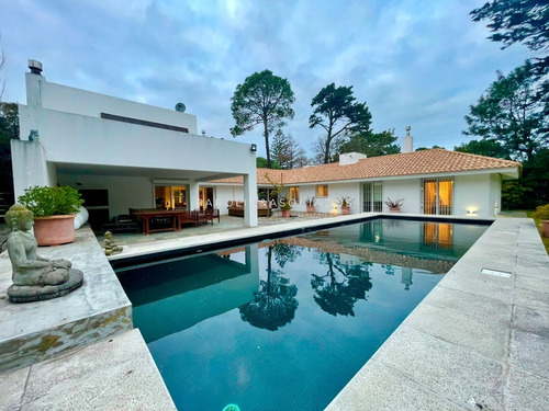 Espectacular Casa Reciclada En Golf De Punta Del Este