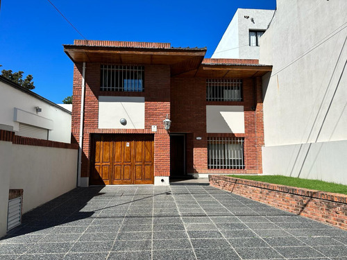 Casa Impecable En  Zona Residencial De Lujan