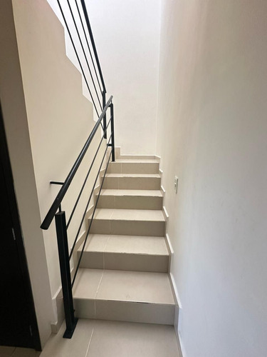 Casa En Venta En Tejeda Corregidora, 4 Habitaciones Y Jardín