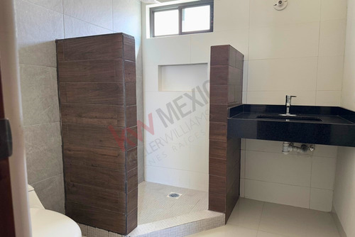 Casa En Venta En Cerrada Camaleón Ubicada En Esquina, Residencial Palma Real - Viñedos Torreón