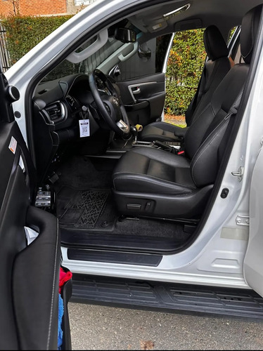 Toyota Fortuner Srv 2.4 Diésel Automática 4x2.