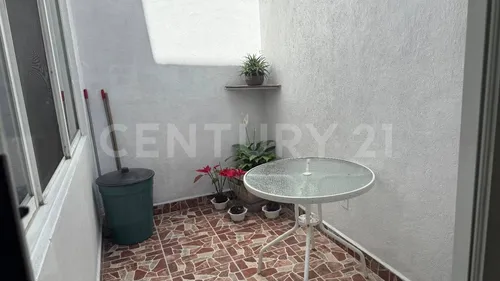 Venta De Casa Remodelada En Jardines De Morelos Secc. Flores