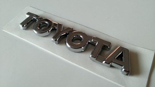 Toyota Fortuner Emblema Compuerta 