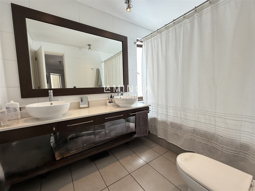 Casa En Venta De 6 Dorm. En Lo Barnechea