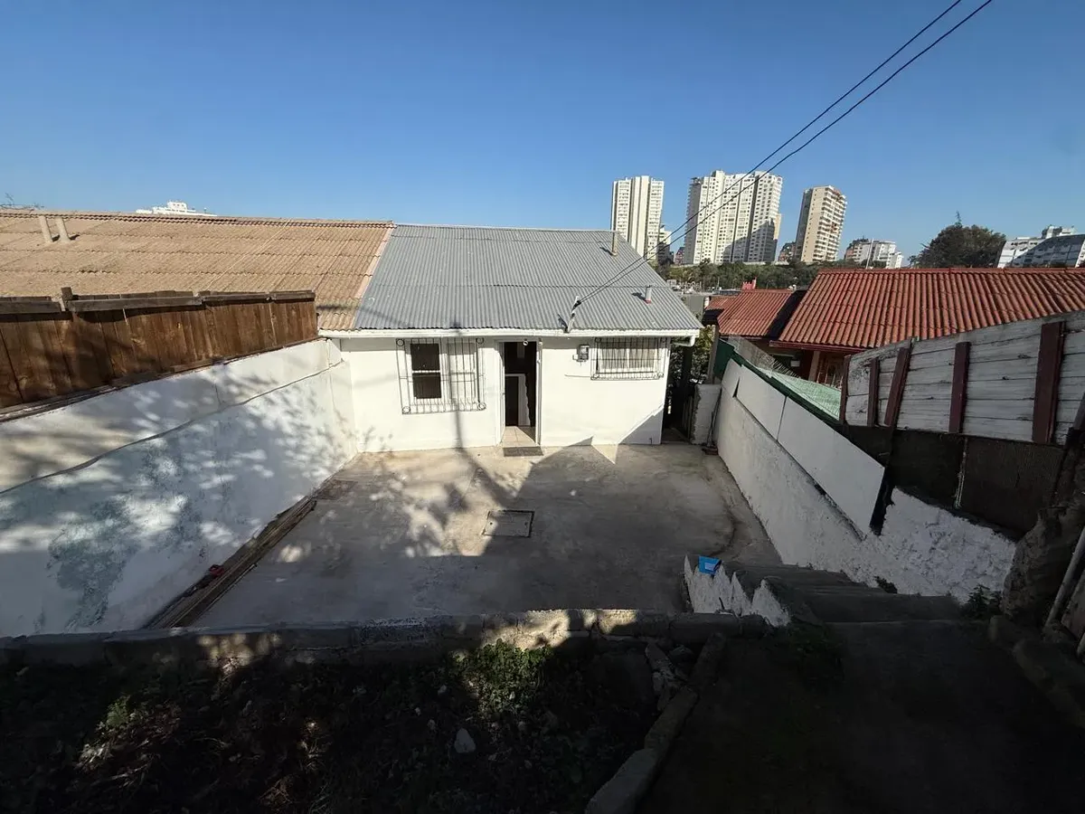 Imagen 4 de 30 de Casa 4d 1b Con Antejardin, Patio Entrada Con Escalas, Viña