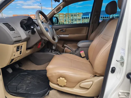 Toyota Fortuner Urbana Sr5 2.7cc Mt Aa 4x2
